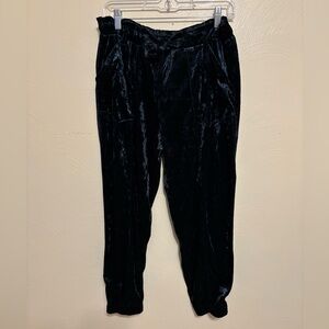 Jolt Green Crushed Velvet Jogger Pants | Size Large